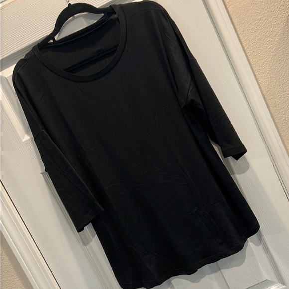 Classic Black Women's Top XL - Picture 2 of 5